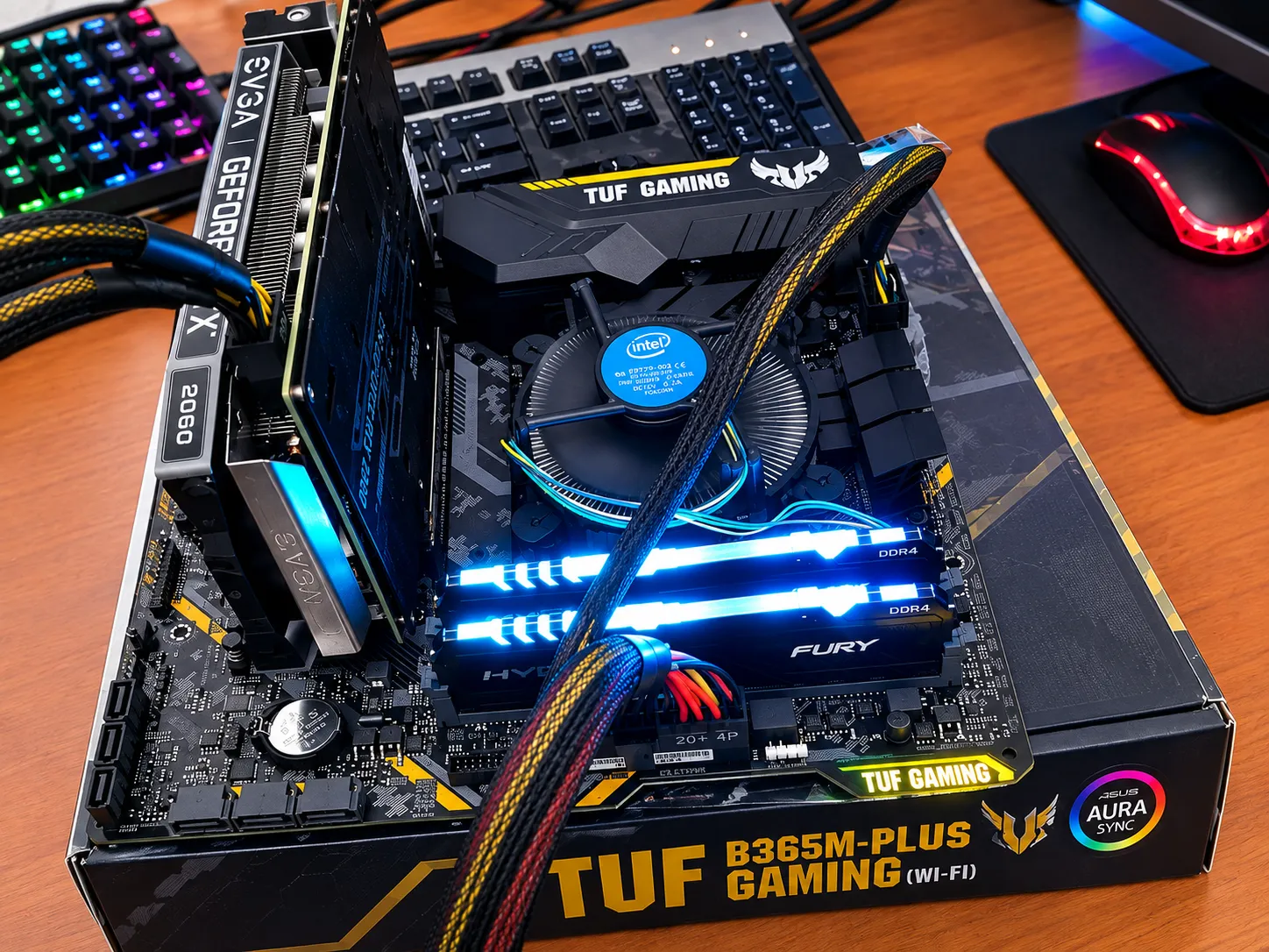 Placa madre de un computador con sus memorias encendidas, abierta para mantención